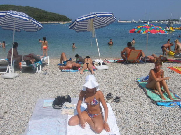 A tutaj plaża przy hotelu Belveder w Vrsarze w Chorwacji:) #wakacje #chorwacja #morze #zwiedzanie #upał #lody