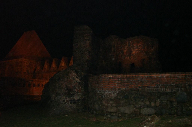 Zamek Krzyżacki w Toruniu-niesamowity i tajemniczy.. #zamki