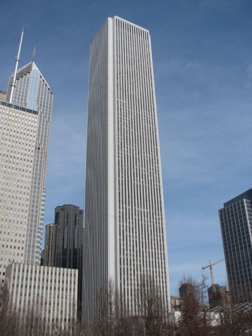 Aon building (83 pietr, 346.3m) drugi najwyzszy po Sears Tower mimo Johna Hancocka ktory ma 100 pietr
