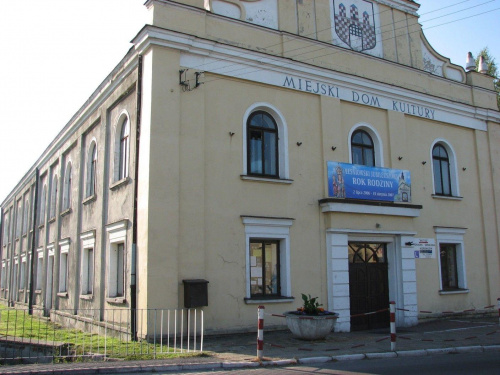 Żarki. Dom kultury. Dawniej synagoga.