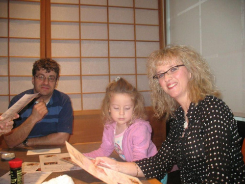 Piotr, Natalia i Agata w Mikado, Japonska restauracja, 12 III 2007
