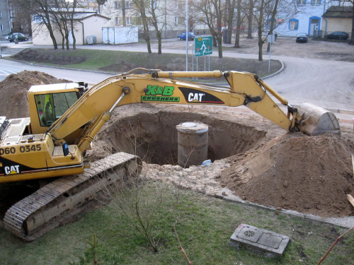 NO I TYLKO CZEKAC NA KONIEC ROBóT