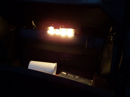 Podswietlenie schowka w Alfie Romeo 146