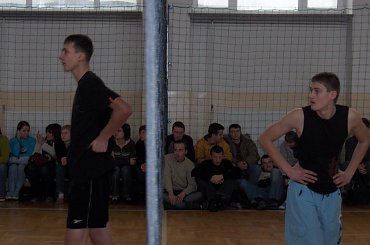 Z okazji I Dnia Wiosny odbył się towarzyski turniej siatkówki. Sędzią głównym zawodów był Zdzisław Nowaczek, a drużynom kibicowali licznie zgromadzeni uczniowie i nauczyciele #Sobieszyn #Brzozowa #IDzieńWiosny #Siatkówka #RafałOrłowski