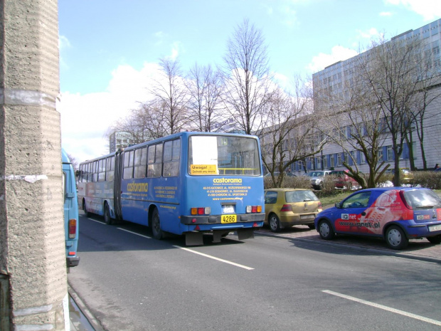 Ikarus należący do spółki KZK GOP zmierza na przystanek Katowice Ochojec Pętla #Ikarus #Katowice