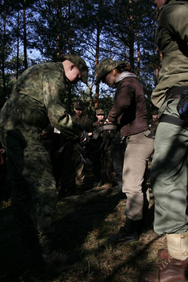 Trening dla Grup Rekonstrukcji Historycznych na poligonie w Toruniu z udziałem 82nd Airborne Division "PARAGLITE" w dniach 23-25 marca 2007 roku.