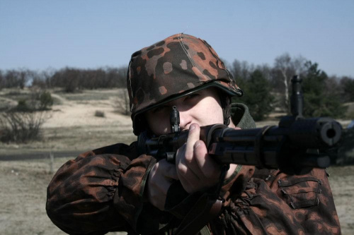 Trening dla Grup Rekonstrukcji Historycznych na poligonie w Toruniu z udziałem 82nd Airborne Division "PARAGLITE" w dniach 23-25 marca 2007 roku.