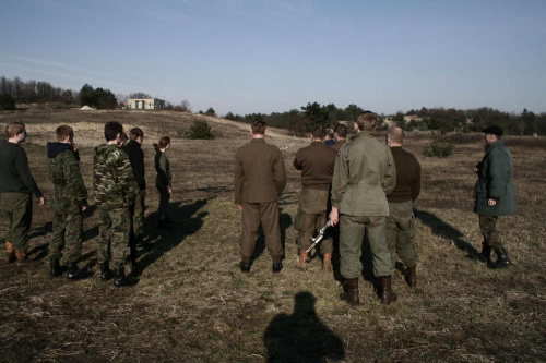 Trening dla Grup Rekonstrukcji Historycznych na poligonie w Toruniu z udziałem 82nd Airborne Division "PARAGLITE" w dniach 23-25 marca 2007 roku.