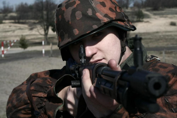 Trening dla Grup Rekonstrukcji Historycznych na poligonie w Toruniu z udziałem 82nd Airborne Division "PARAGLITE" w dniach 23-25 marca 2007 roku.