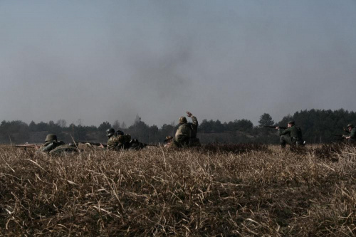 Trening dla Grup Rekonstrukcji Historycznych na poligonie w Toruniu z udziałem 82nd Airborne Division "PARAGLITE" w dniach 23-25 marca 2007 roku.