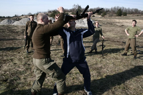 Trening dla Grup Rekonstrukcji Historycznych na poligonie w Toruniu z udziałem 82nd Airborne Division "PARAGLITE" w dniach 23-25 marca 2007 roku.