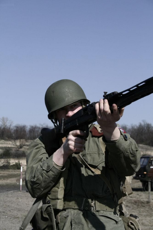 Trening dla Grup Rekonstrukcji Historycznych na poligonie w Toruniu z udziałem 82nd Airborne Division "PARAGLITE" w dniach 23-25 marca 2007 roku.