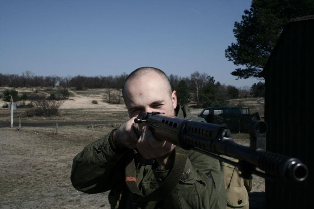 Trening dla Grup Rekonstrukcji Historycznych na poligonie w Toruniu z udziałem 82nd Airborne Division "PARAGLITE" w dniach 23-25 marca 2007 roku.