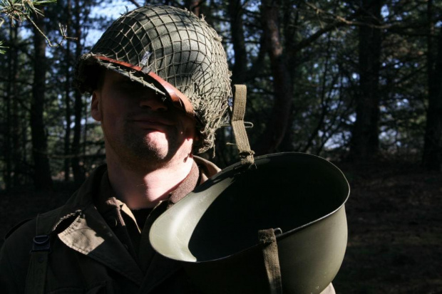 Trening dla Grup Rekonstrukcji Historycznych na poligonie w Toruniu z udziałem 82nd Airborne Division "PARAGLITE" w dniach 23-25 marca 2007 roku.