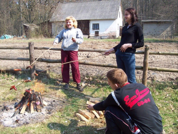 28 marca klasa 3 TAK uczestniczyła w sadzeniu lasu. Fot. Magdalena Pilzak #Sobieszyn #Brzozowa #AlertEkologiczny #TechnikumArchitekturyKrajobrazu