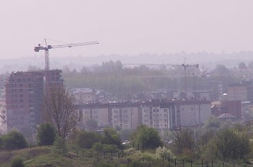 Widok ze skałek, na zakrzówku . Kraków 2006 #dach #skałki #zakrzówek #kraków #widok #blok