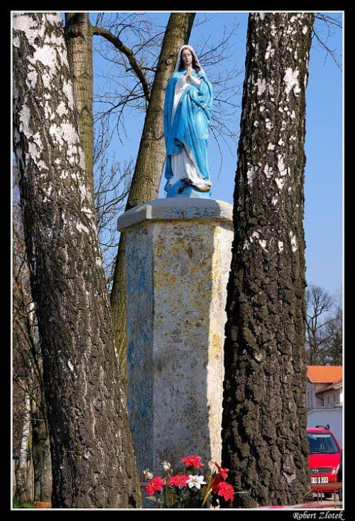 Figura Matki Bożej w Szreniawie #figura #krzyż #kapliczka