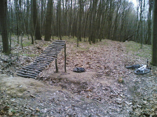 niedokończony mostek