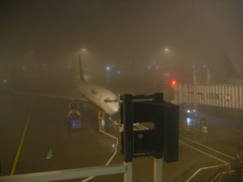 Widoki z samolotu lub zdjęcia z lotniska i samolotów.. Stansted, Luton, Gdańsk...