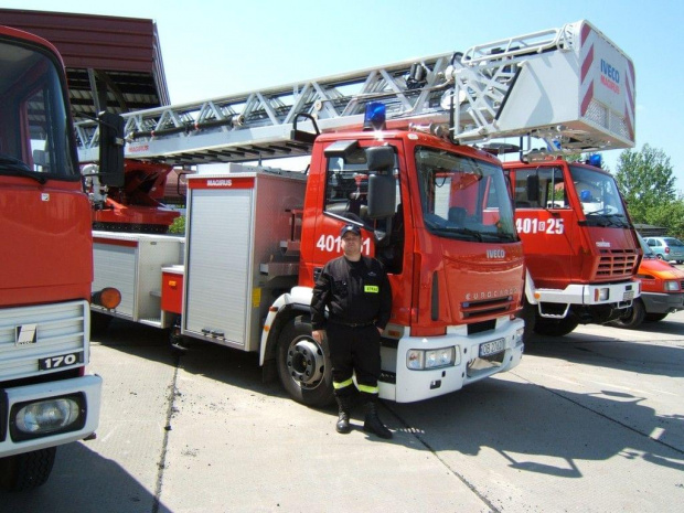 Oto Ja przy autodrabinie IVECO SD37, należącej do JRG w Brzegu.