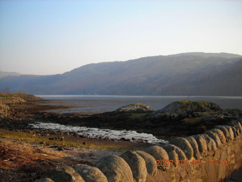 W drodze z Loch Ness na Skye Island Eilean Donan Castle