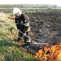 Dzisiaj t.j. 12.04.2007 ok. godziny 16.00 zostaliśmy, zadysponowani do pożaru suchej trawy w miejscowości Nowe Kolnie. Spaleniu uległy nieużytki rolne, o powierzchni ok. 3ha na terenie zalewowym, przy rzece Odra. Po powrocie do remizy, po ok. 5 minutac...