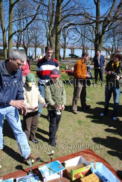 Zawody Balonów na powietrze ciepłe Sopot 15.04.2007r.
www.ANWOMEDIA.pl