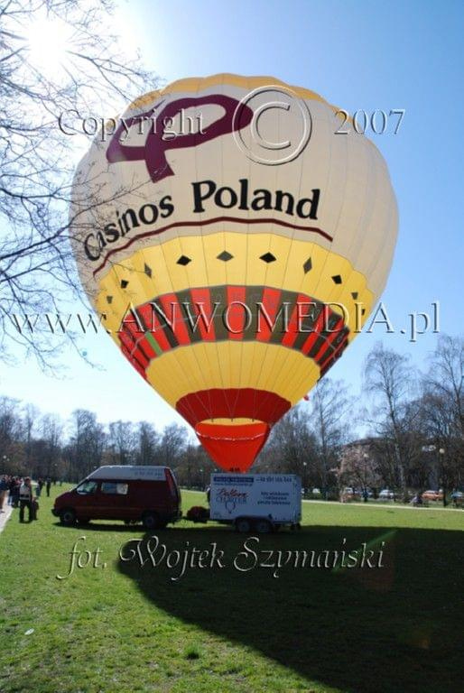 Zawody Balonów na powietrze ciepłe Sopot 15.04.2007r.
www.ANWOMEDIA.pl