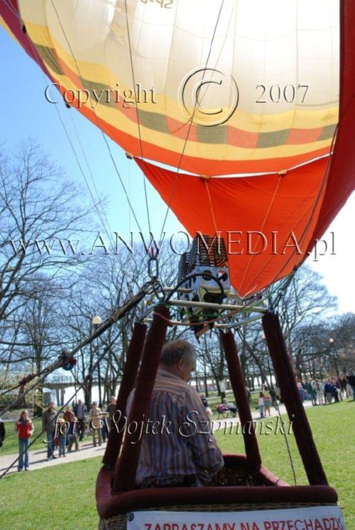 Zawody Balonów na powietrze ciepłe Sopot 15.04.2007r.
www.ANWOMEDIA.pl