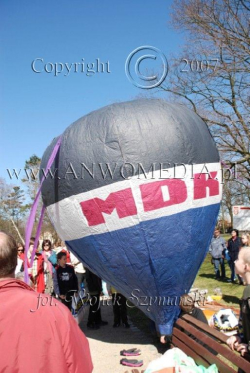 Zawody Balonów na powietrze ciepłe Sopot 15.04.2007r.
www.ANWOMEDIA.pl