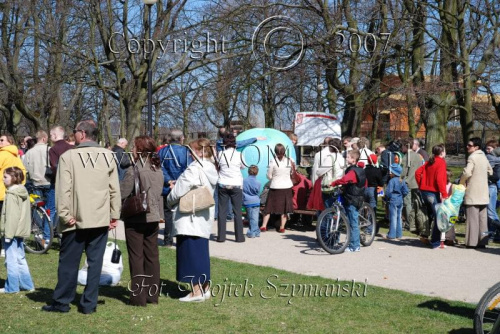 Zawody Balonów na powietrze ciepłe Sopot 15.04.2007r.
www.ANWOMEDIA.pl