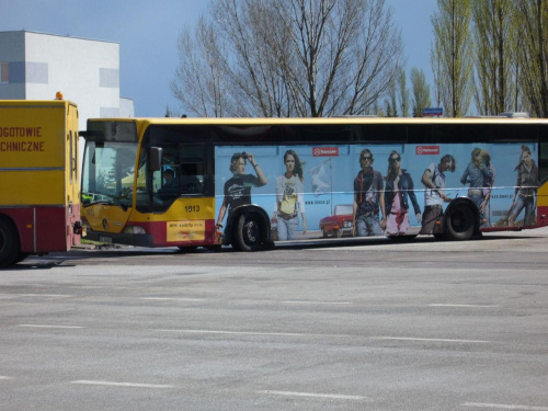 Kolizja autobusu z samochodem dostawczym 18 kwietnia 2007, skrzy żowanie Dąbrowskiego i Lodowej