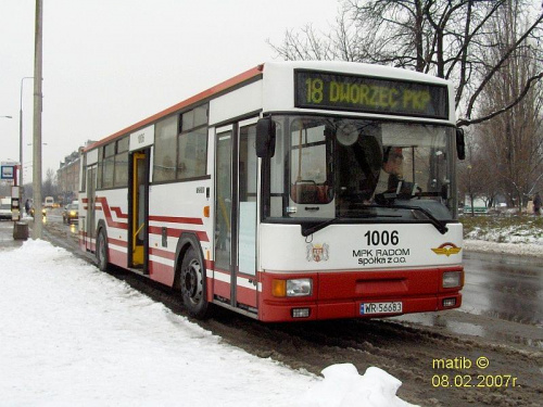 Radom - ul. Beliny Prażmowskiego. Mój ulubiony Jelcz 120M #1006 (kwadrat jak go nazywam) już niedługo idzie do Mielca zostanie zasilany Gazem Ziemnym CNG. Jego bracia #1007 i #984 będą mu towarzyszyły.