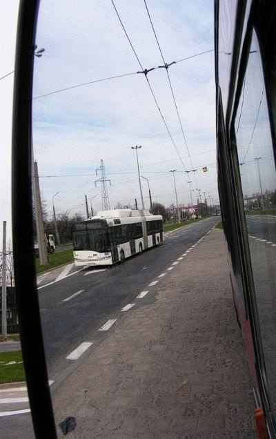 Lublin, ul. Mełgiewska. Ahh, tylko pomarzyć, mówi gość siedzący za fajerą.;)