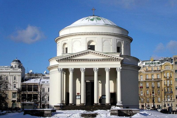 Kościół św. Aleksandra - Plac Trzech Krzyży w zimowe południe