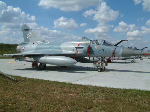 f16