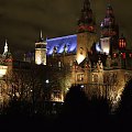 Glasgow noca.... "W czerwonym blasku świec stary klasztor pojawia się, u jego wrót pokutował ktoś..." ;) #GlasgowNoca