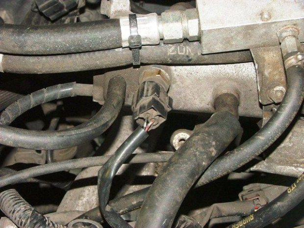 Mitsubishi Lancer 98 1.3 4G13, Czujnik temperatury powietrza zassanego