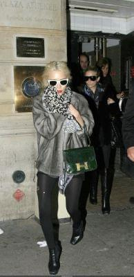 MK and Ash leaving Athene Hotel in Paris -luty 2007