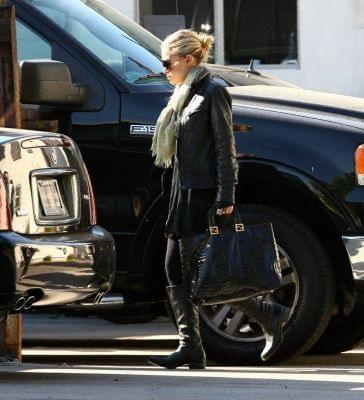 Ashley shopping in West Hollywood-styczeń 2007