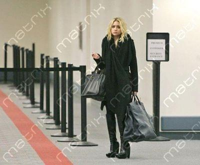 Ashley at LA International Airport-styczeń 2007