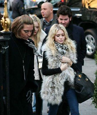 MK and Ash arriving at the Jenni Kayne Fashion Show -luty 2007