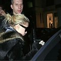 MK and Ash leaving Athene Hotel in Paris -luty 2007