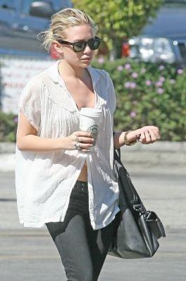 Ashley shopping in Brentwood -marzec 2007