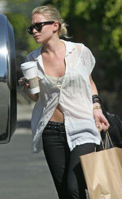 Ashley shopping in Brentwood -marzec 2007