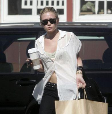 Ashley shopping in Brentwood -marzec 2007