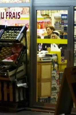 MK and Ash doing late-night food shopping in Paris-marzec 2007