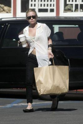 Ashley shopping in Brentwood -marzec 2007