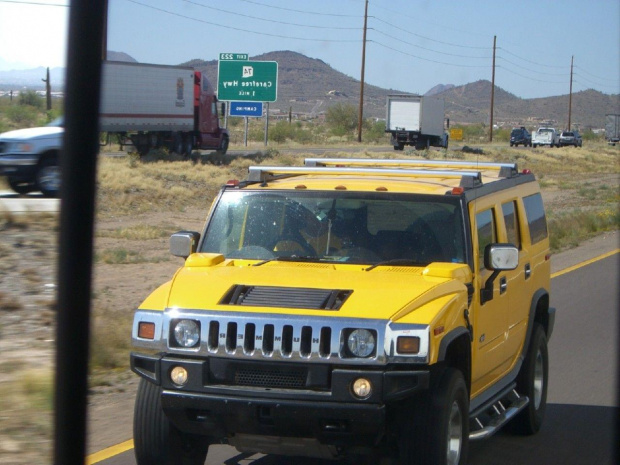 Hummer in Arizona