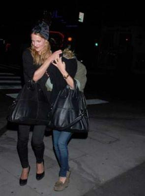 Ashley leaving a nightclub in West-Hollywood-marzec 2007